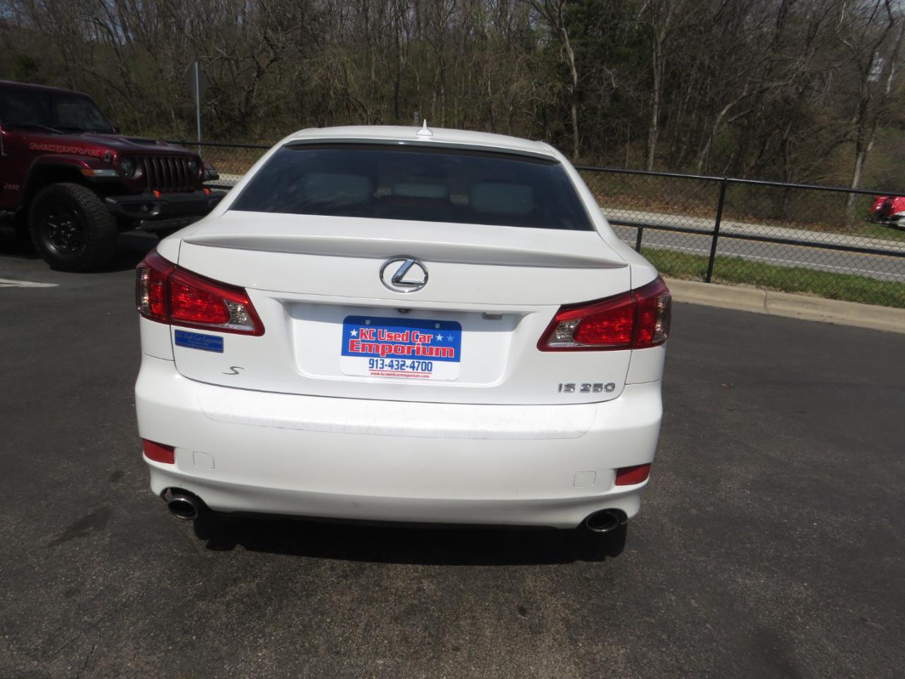 Lexus IS 250 4dr Sport Sdn Man RWD 2011