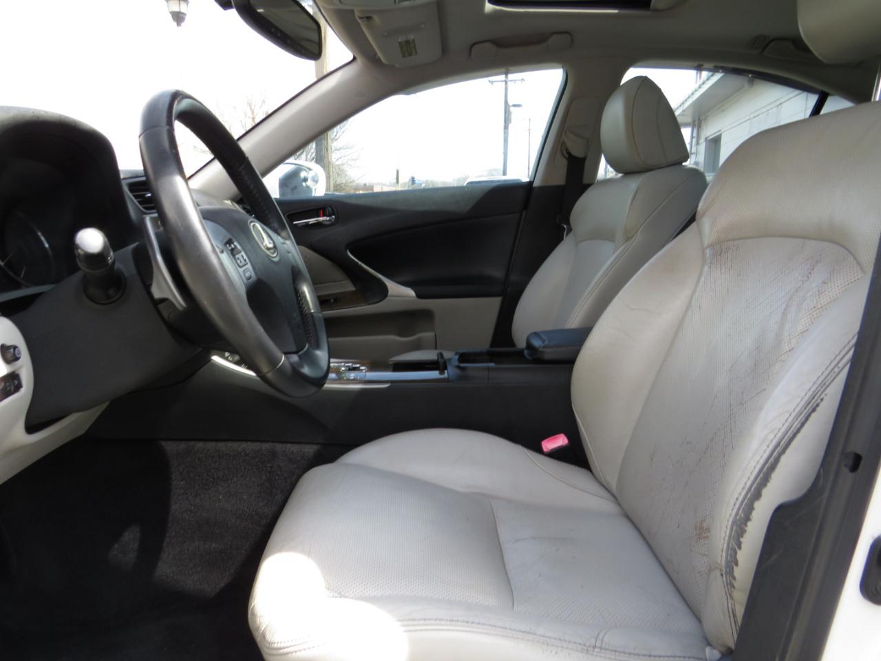 Lexus IS 250 4dr Sport Sdn Man RWD 2011