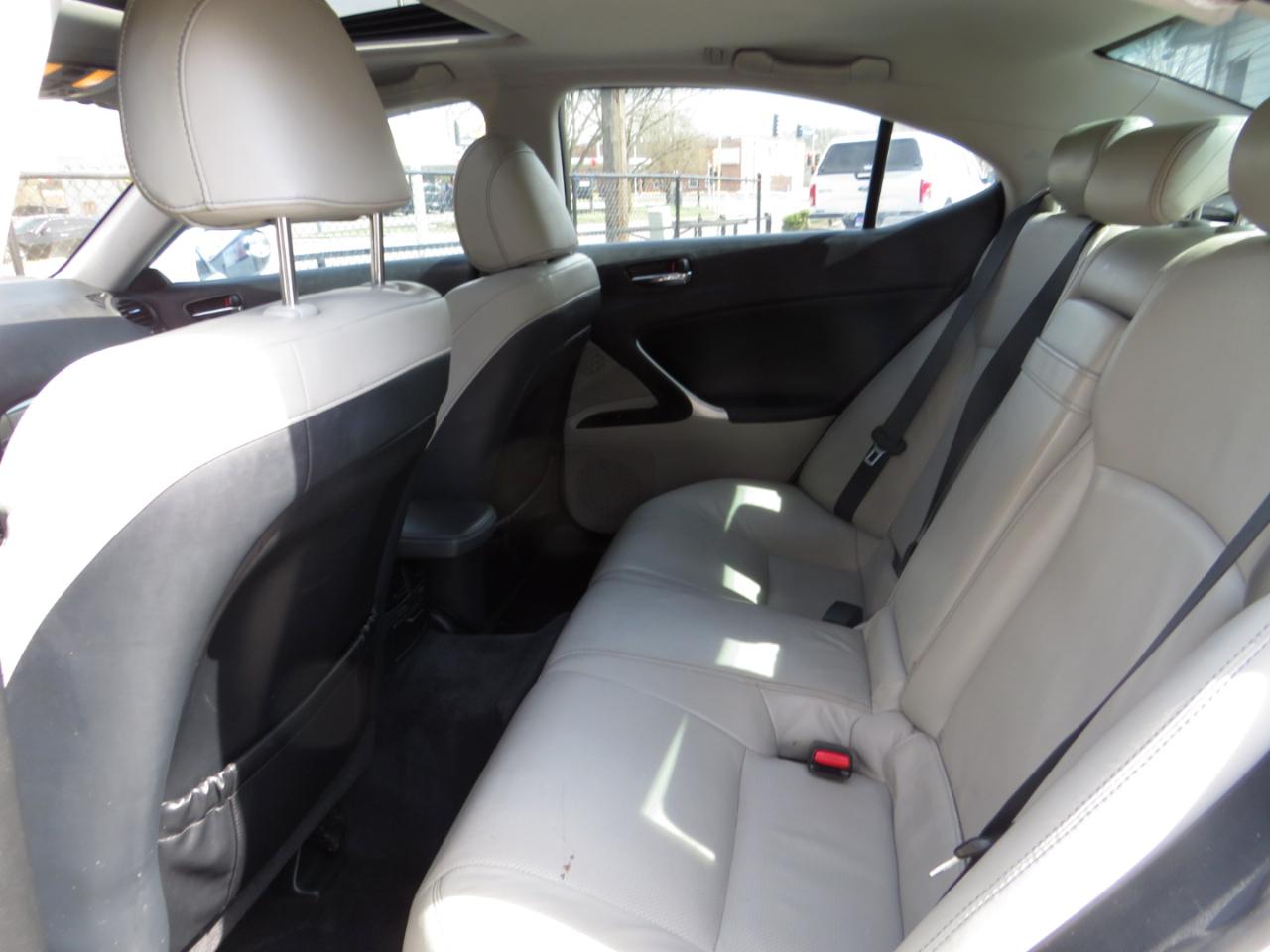 Lexus IS 250 4dr Sport Sdn Man RWD 2011