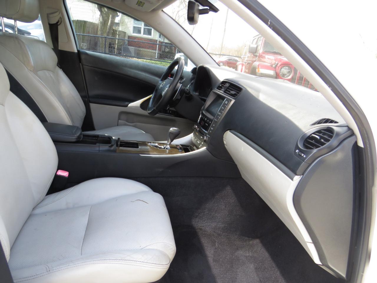 Lexus IS 250 4dr Sport Sdn Man RWD 2011