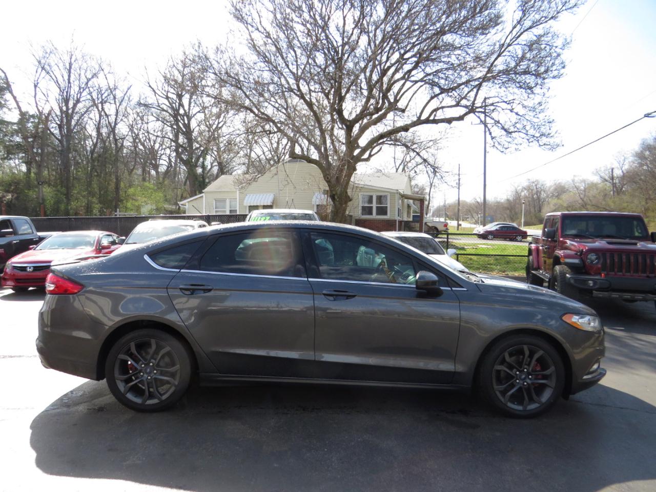 Ford Fusion SE FWD 2018