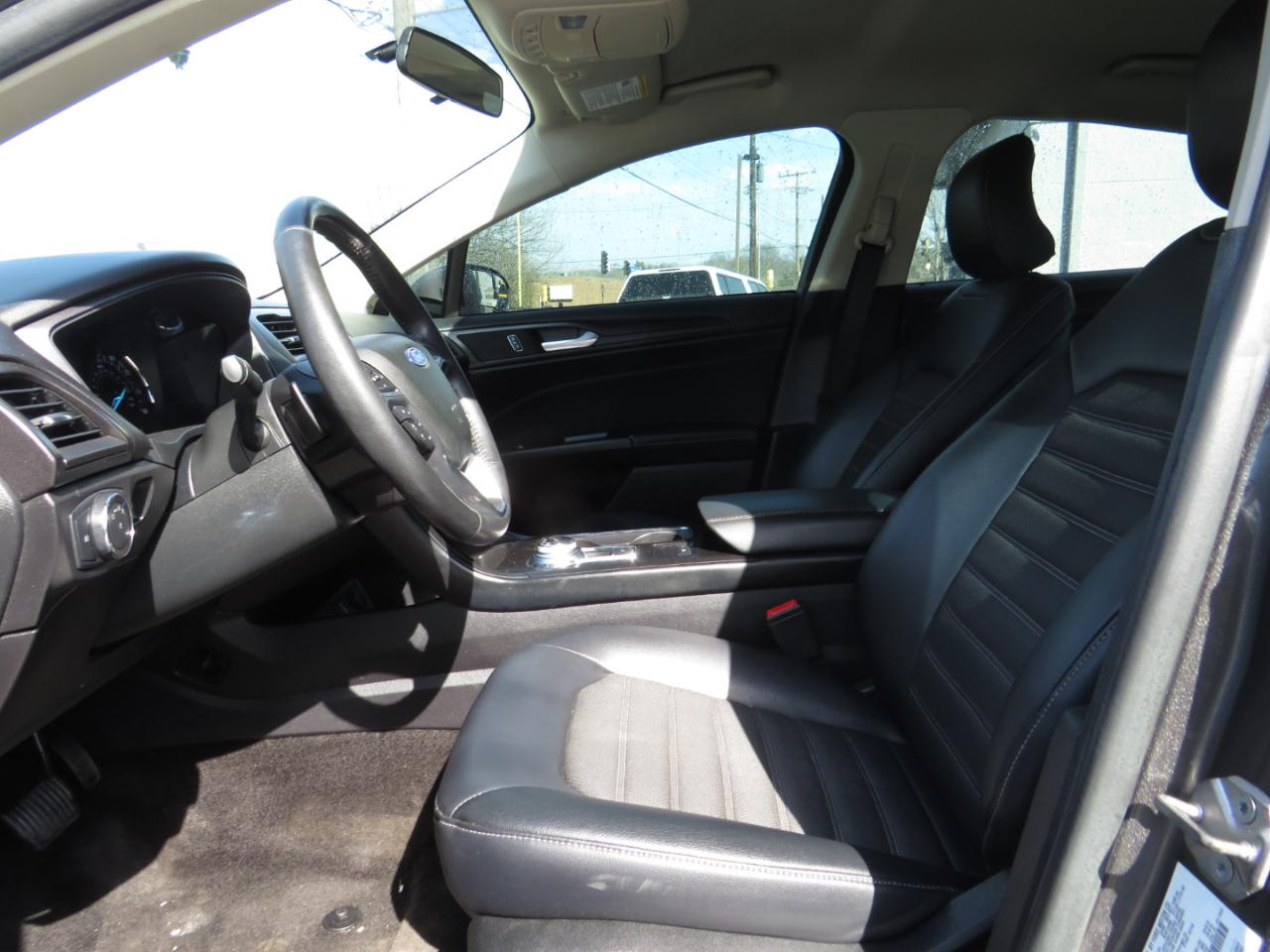 Ford Fusion SE FWD 2018