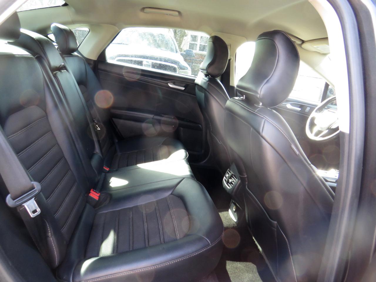 Ford Fusion SE FWD 2018