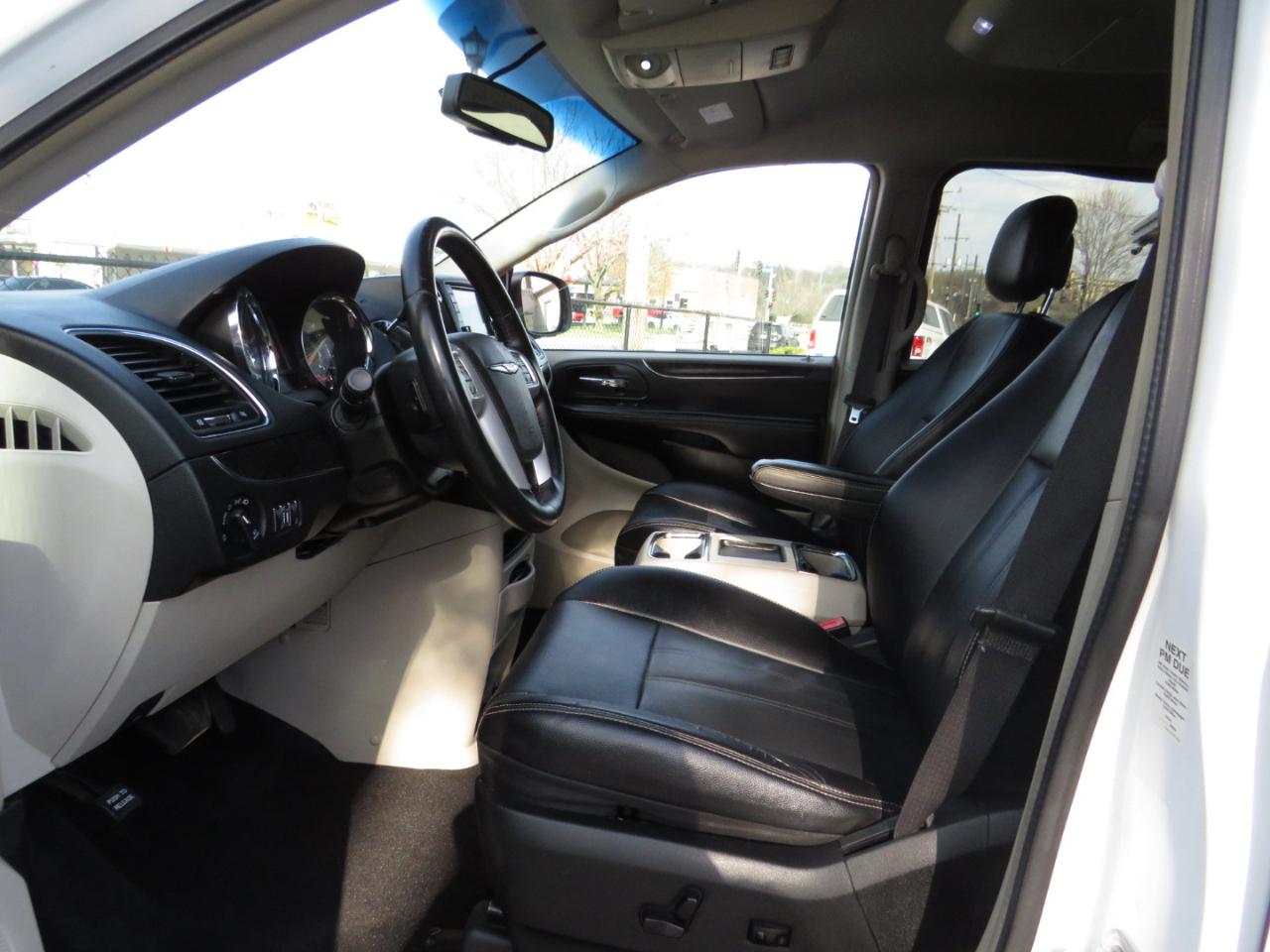 Chrysler Town & Country 4dr Wgn Touring 2015