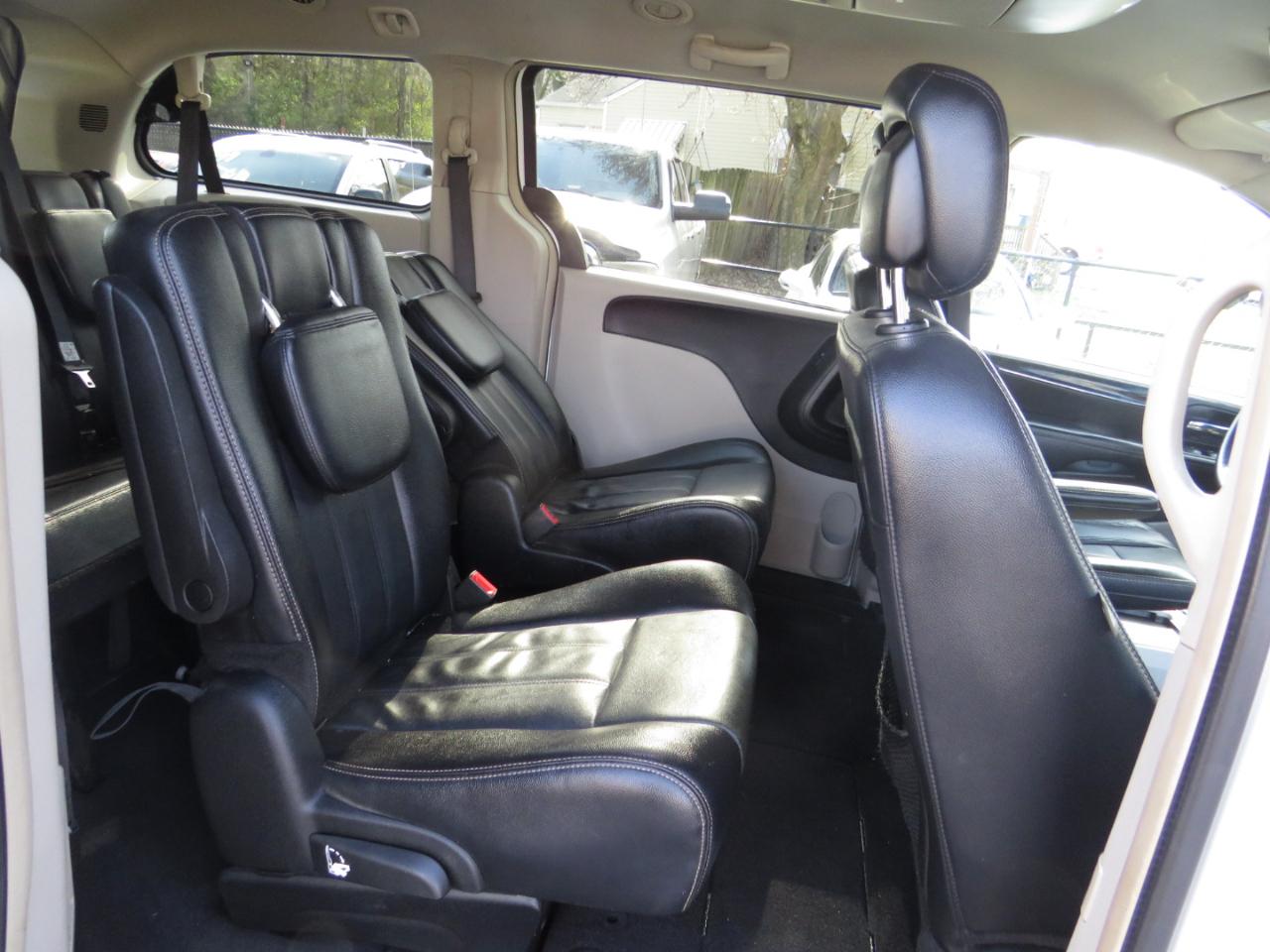 Chrysler Town & Country 4dr Wgn Touring 2015