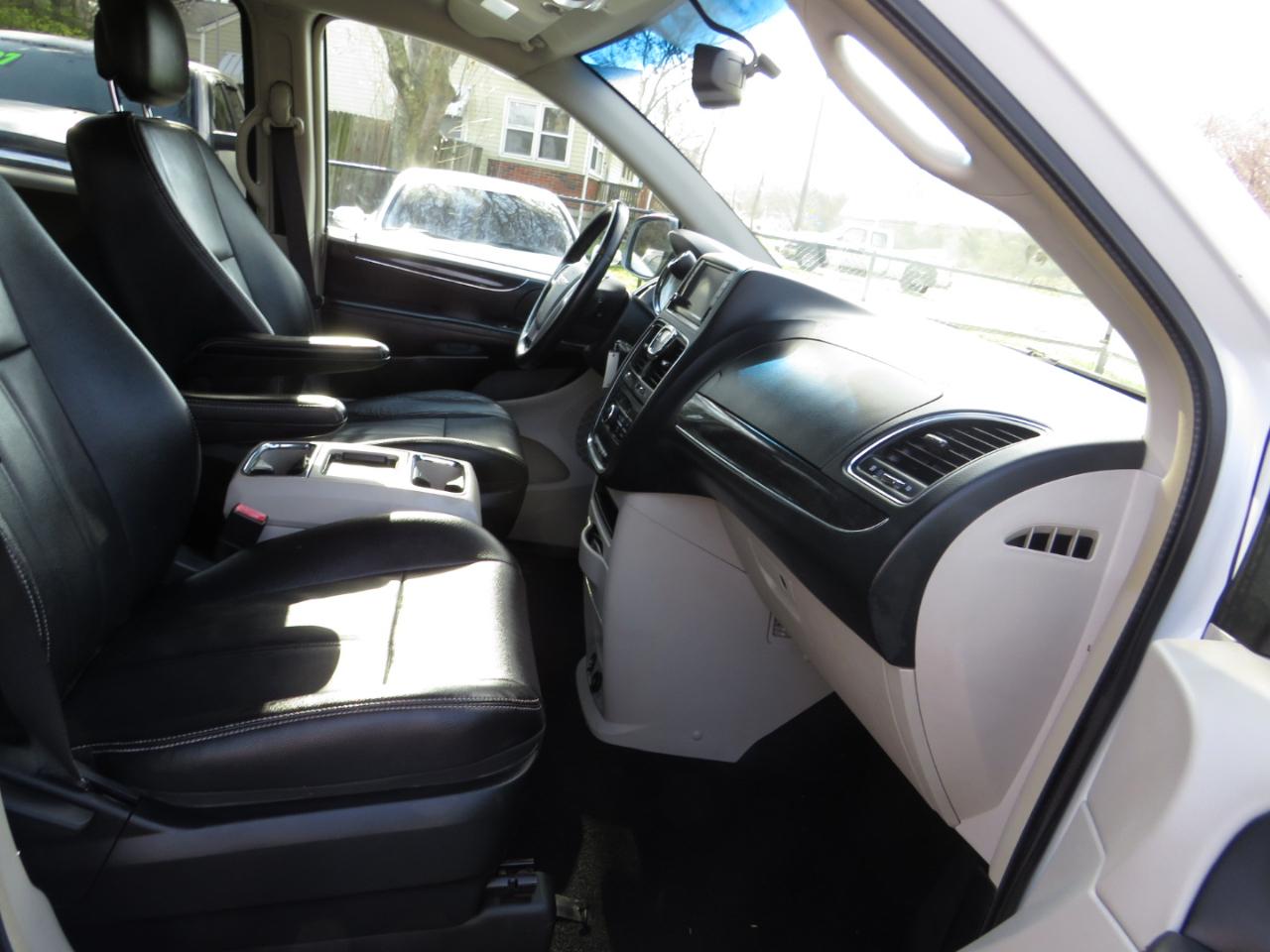 Chrysler Town & Country 4dr Wgn Touring 2015