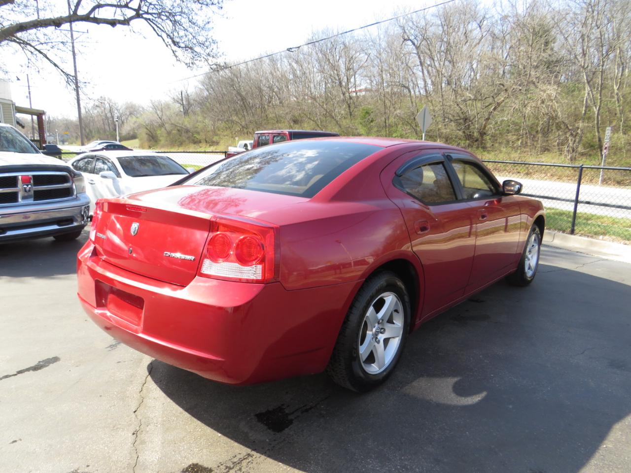 Dodge Charger 4dr Sdn SE RWD 2009