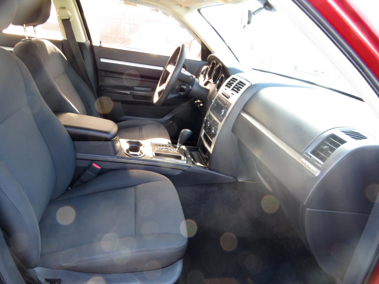 Dodge Charger 4dr Sdn SE RWD 2009