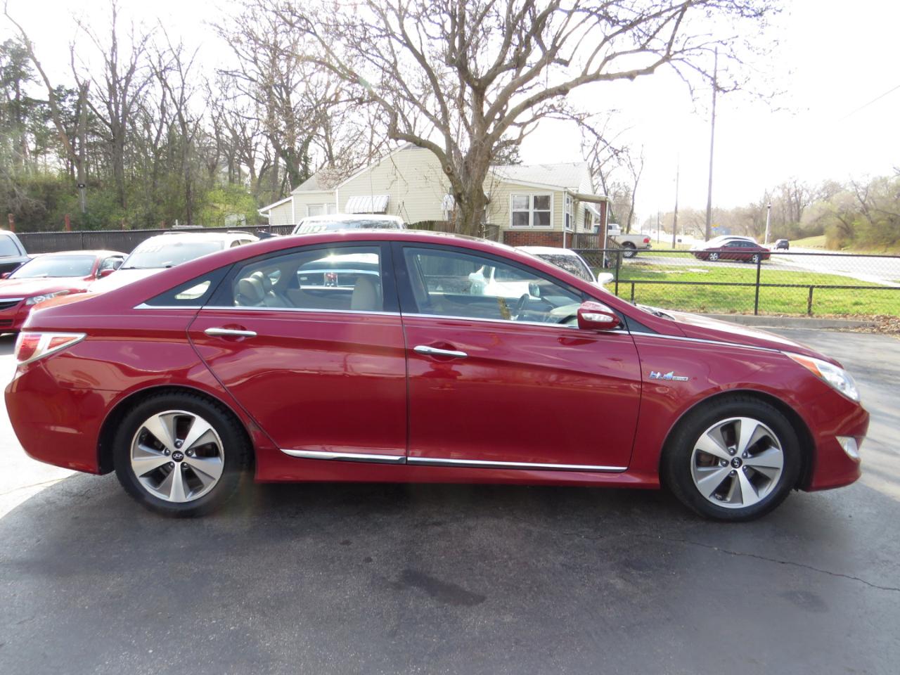 Hyundai Sonata 4dr Sdn 2.4L Auto Hybrid 2012