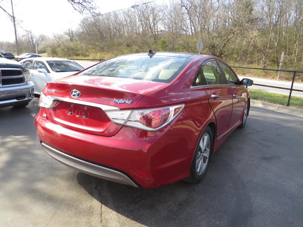 Hyundai Sonata 4dr Sdn 2.4L Auto Hybrid 2012