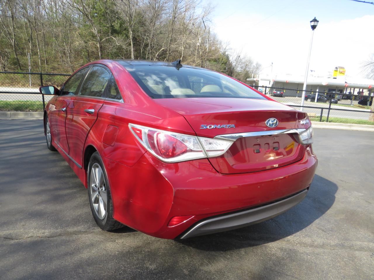 Hyundai Sonata 4dr Sdn 2.4L Auto Hybrid 2012