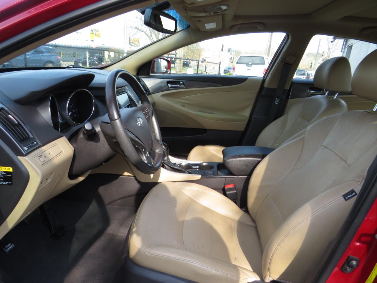 Hyundai Sonata 4dr Sdn 2.4L Auto Hybrid 2012