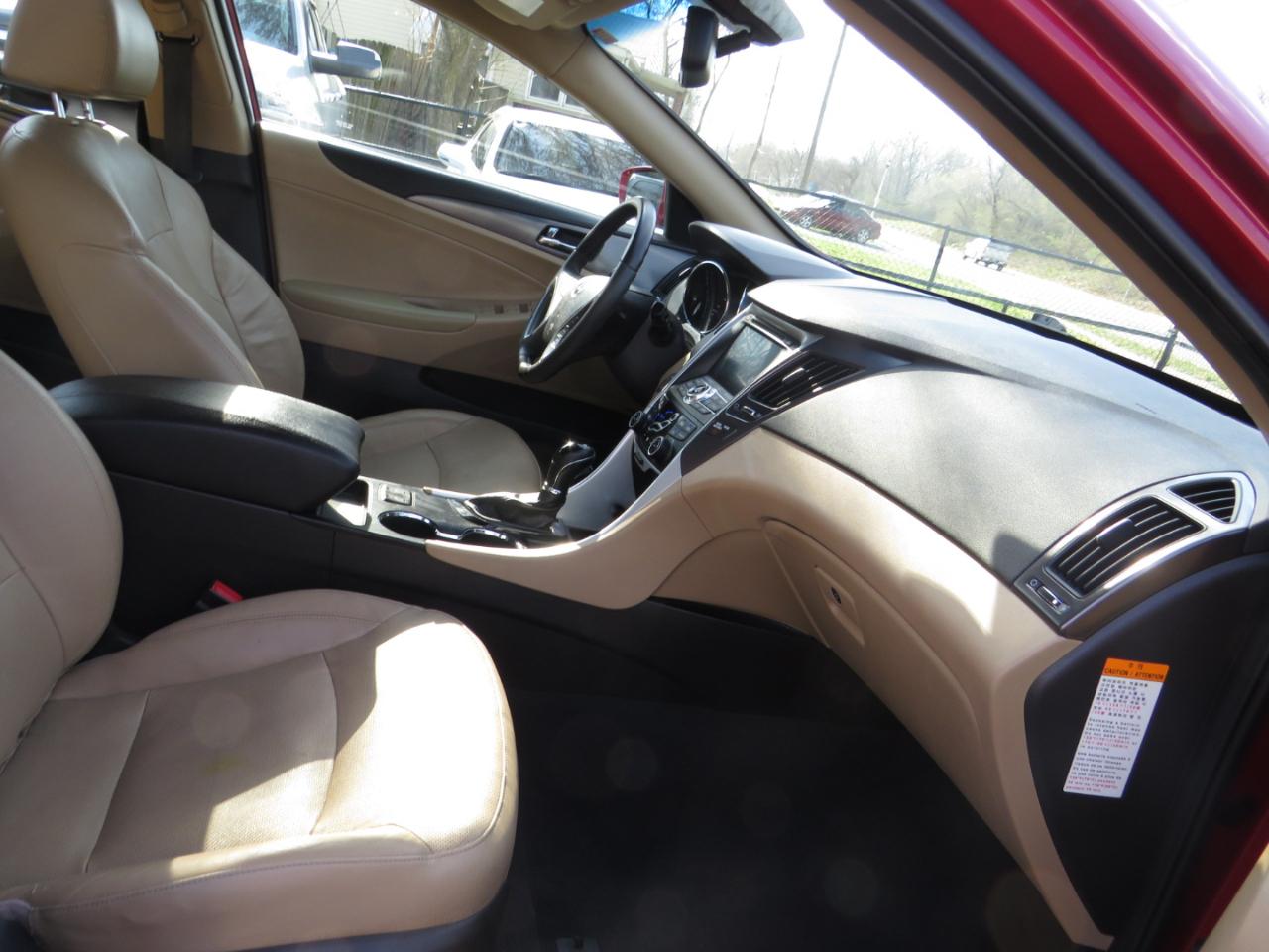 Hyundai Sonata 4dr Sdn 2.4L Auto Hybrid 2012