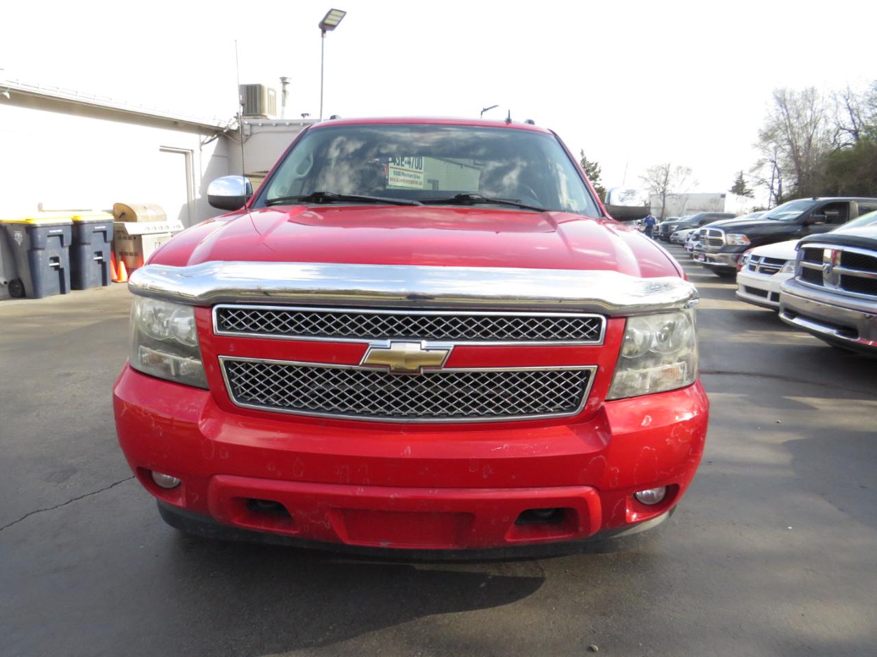 Chevrolet Avalanche 4WD Crew Cab LTZ 2011