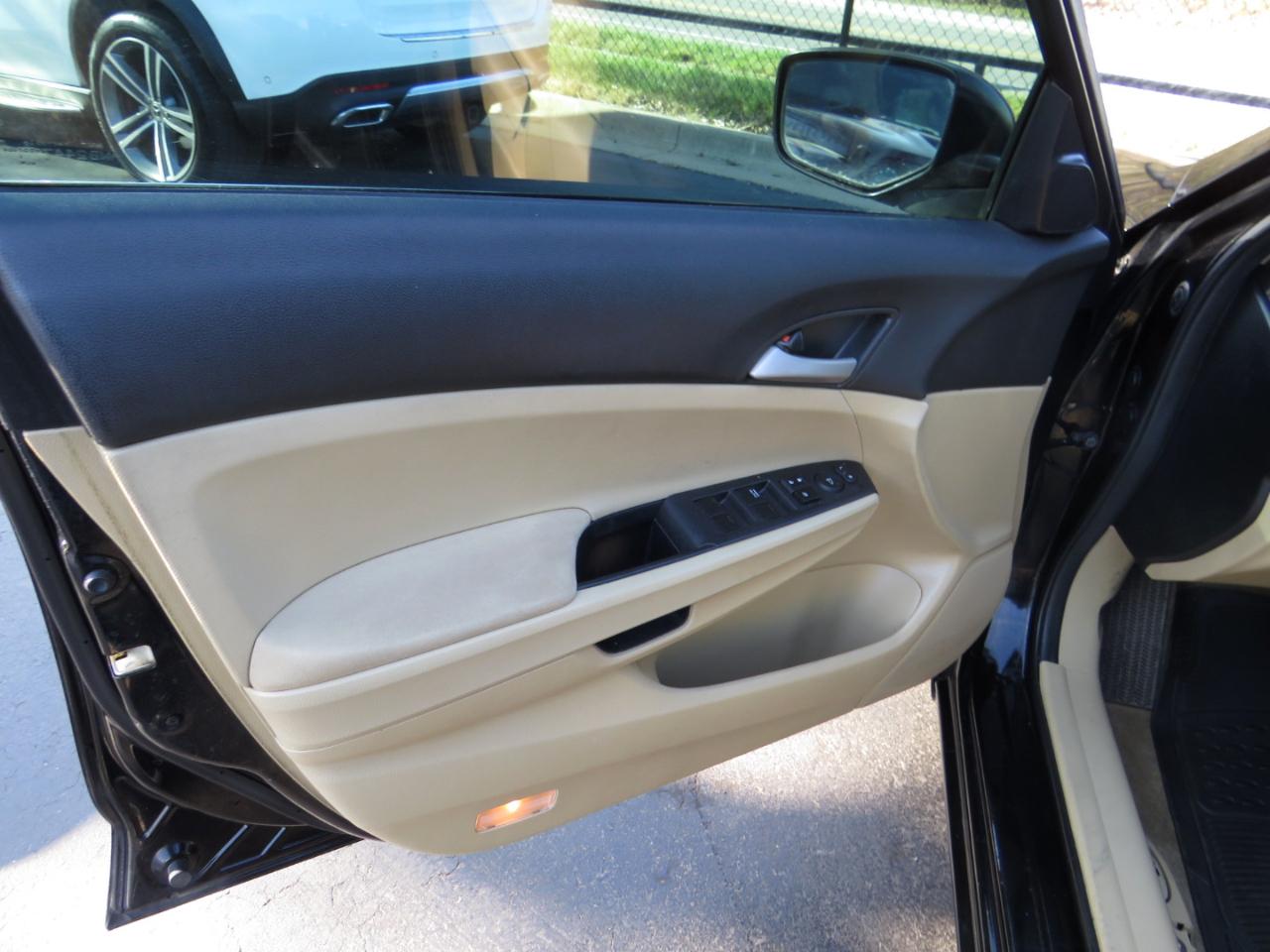 Honda Accord Sdn 4dr I4 Auto LX 2012