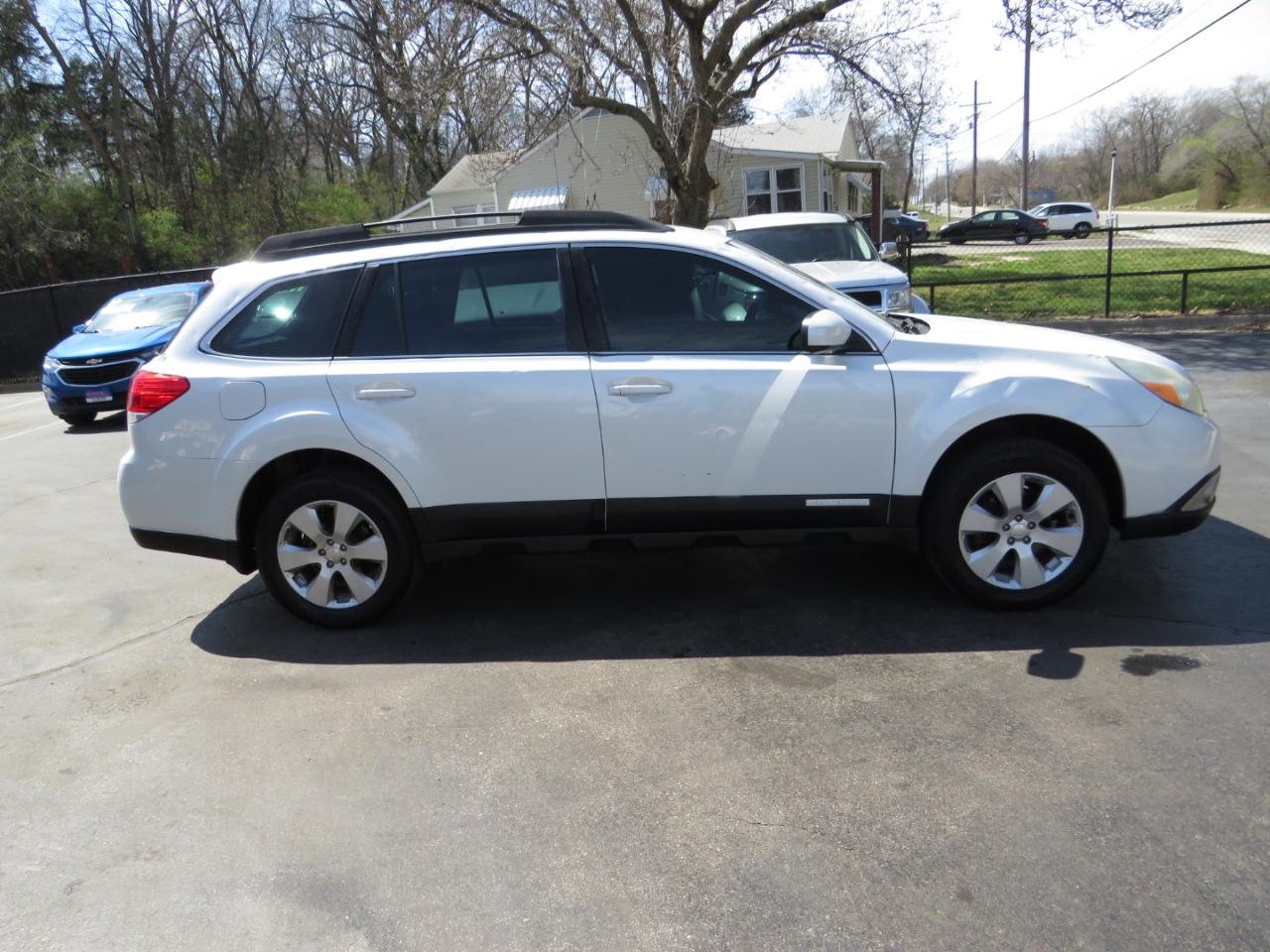 Subaru Outback 4dr Wgn H4 Auto 2.5i 2012