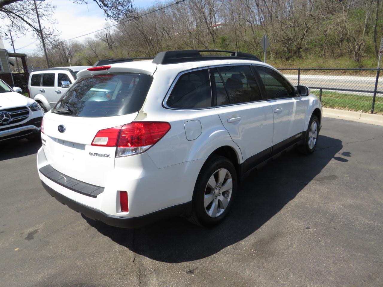 Subaru Outback 4dr Wgn H4 Auto 2.5i 2012
