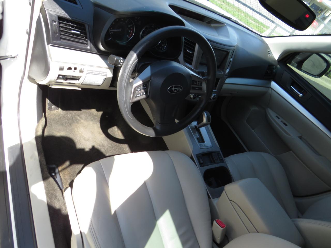 Subaru Outback 4dr Wgn H4 Auto 2.5i 2012