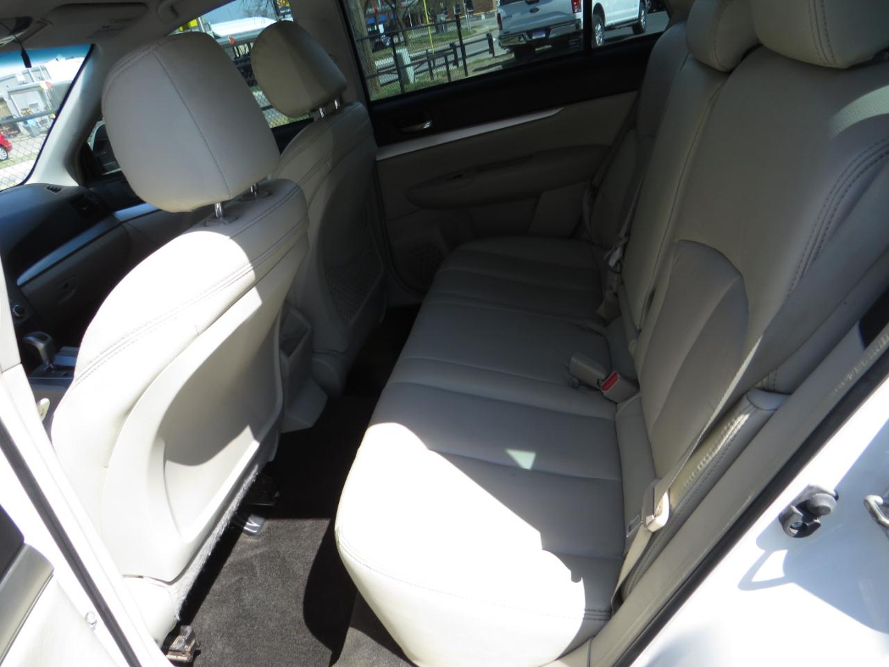 Subaru Outback 4dr Wgn H4 Auto 2.5i 2012