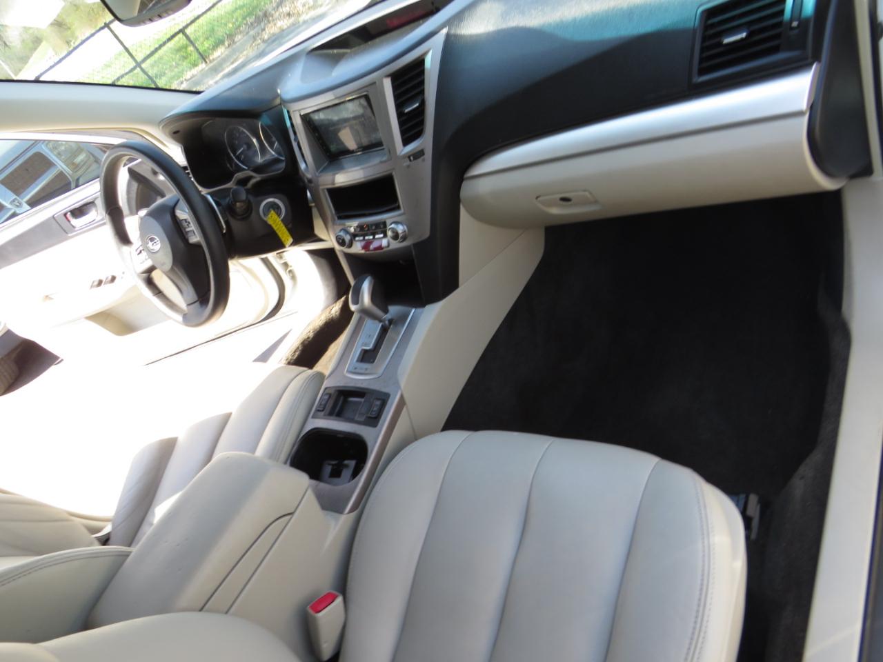 Subaru Outback 4dr Wgn H4 Auto 2.5i 2012