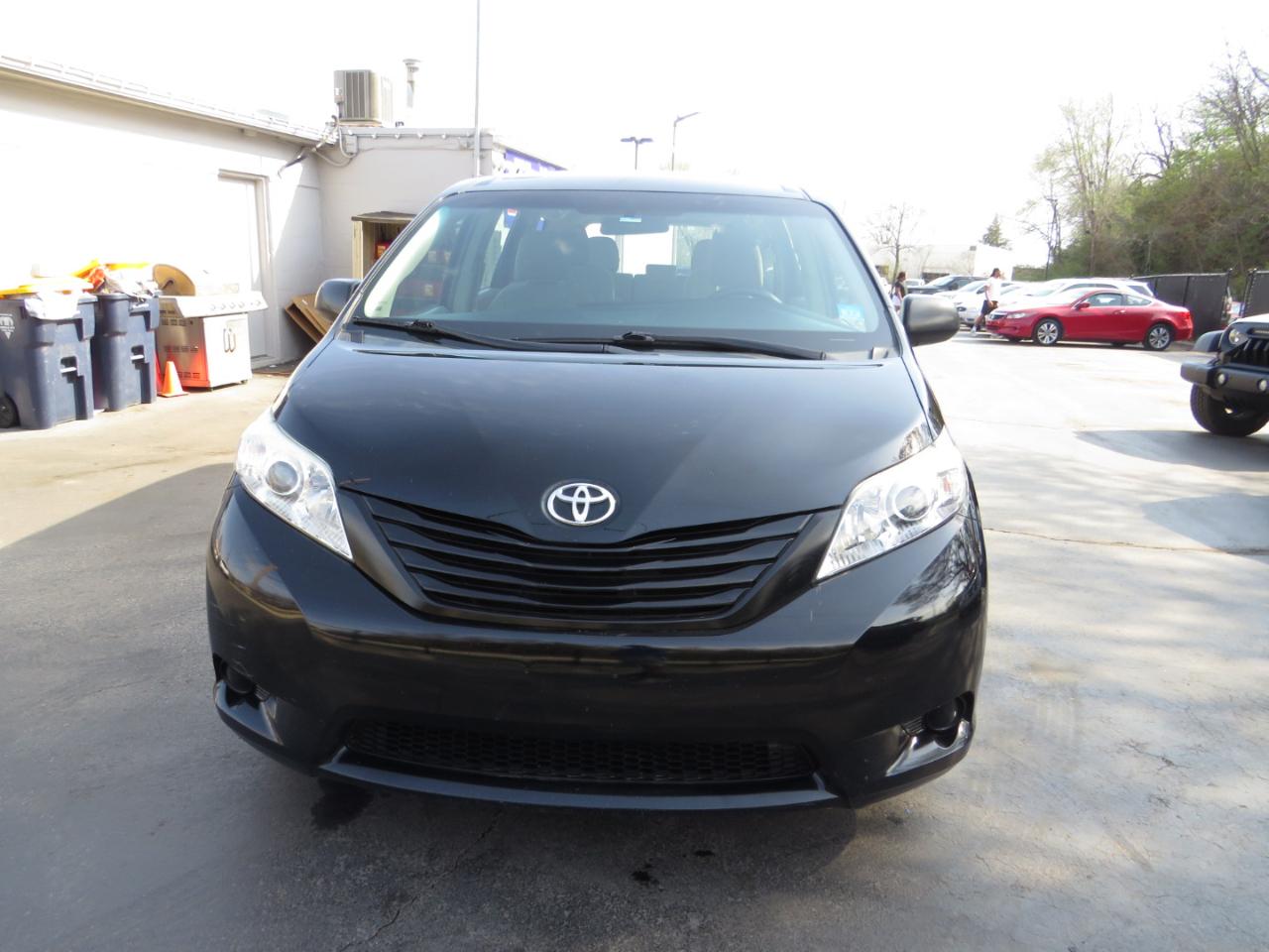 Toyota Sienna 5dr 7-Pass Van L FWD (Natl) 2015