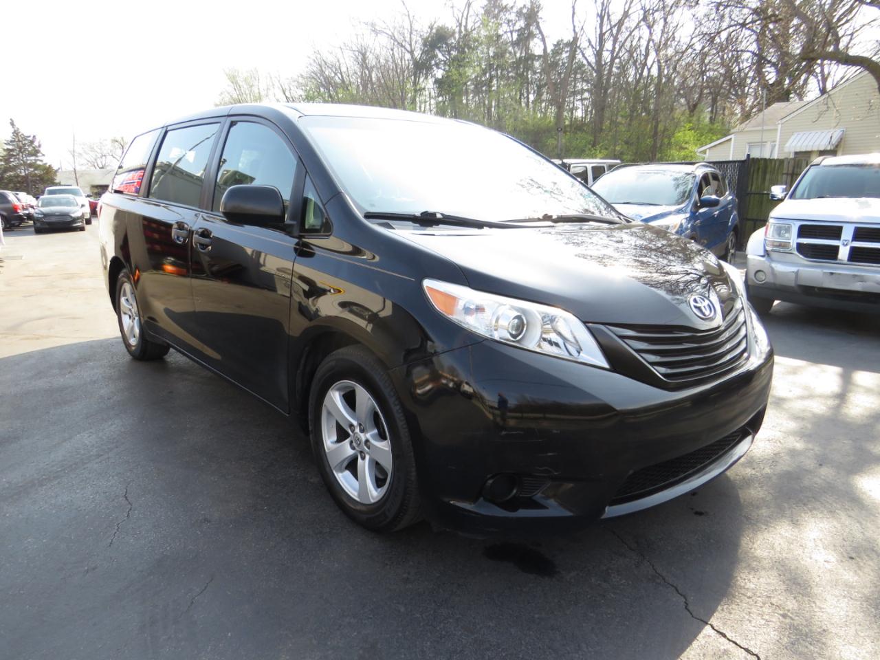 Toyota Sienna 5dr 7-Pass Van L FWD (Natl) 2015