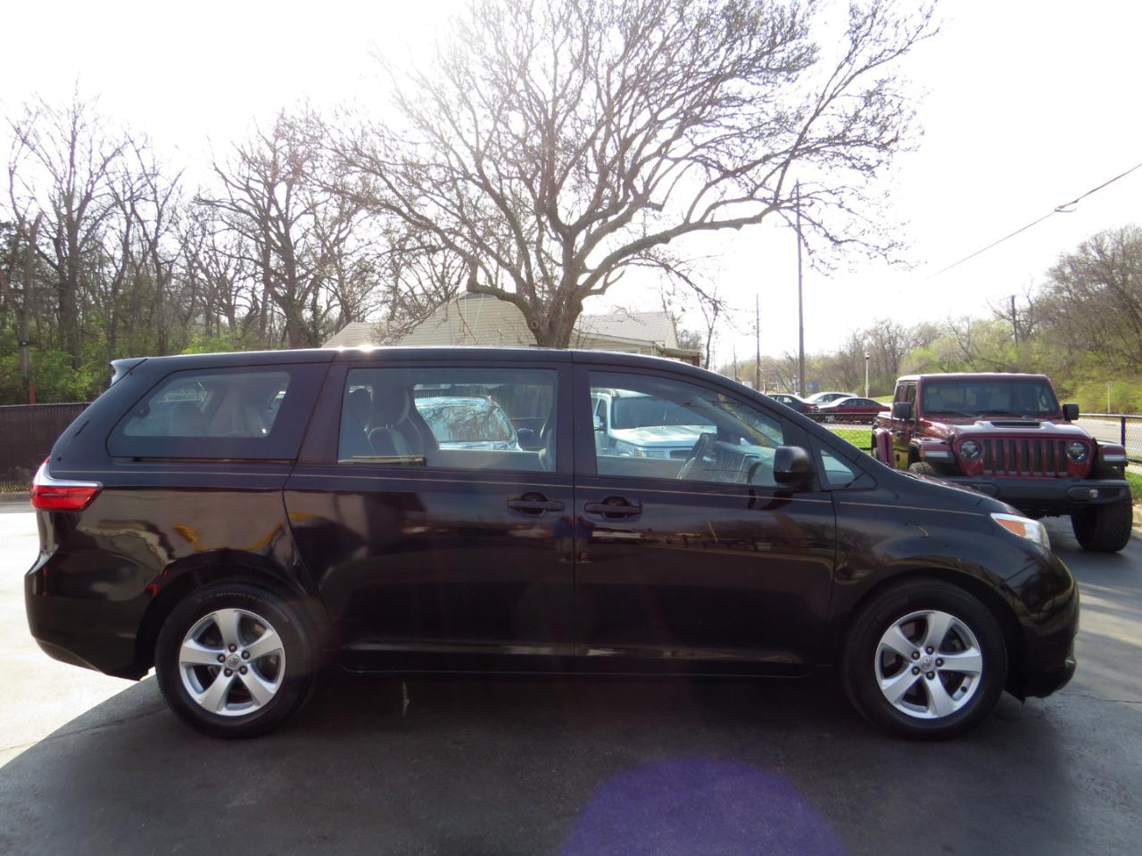 Toyota Sienna 5dr 7-Pass Van L FWD (Natl) 2015