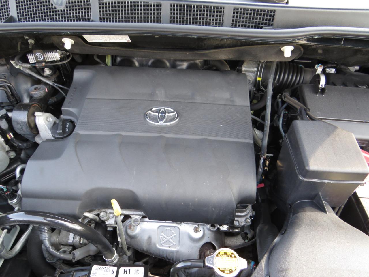 Toyota Sienna 5dr 7-Pass Van L FWD (Natl) 2015