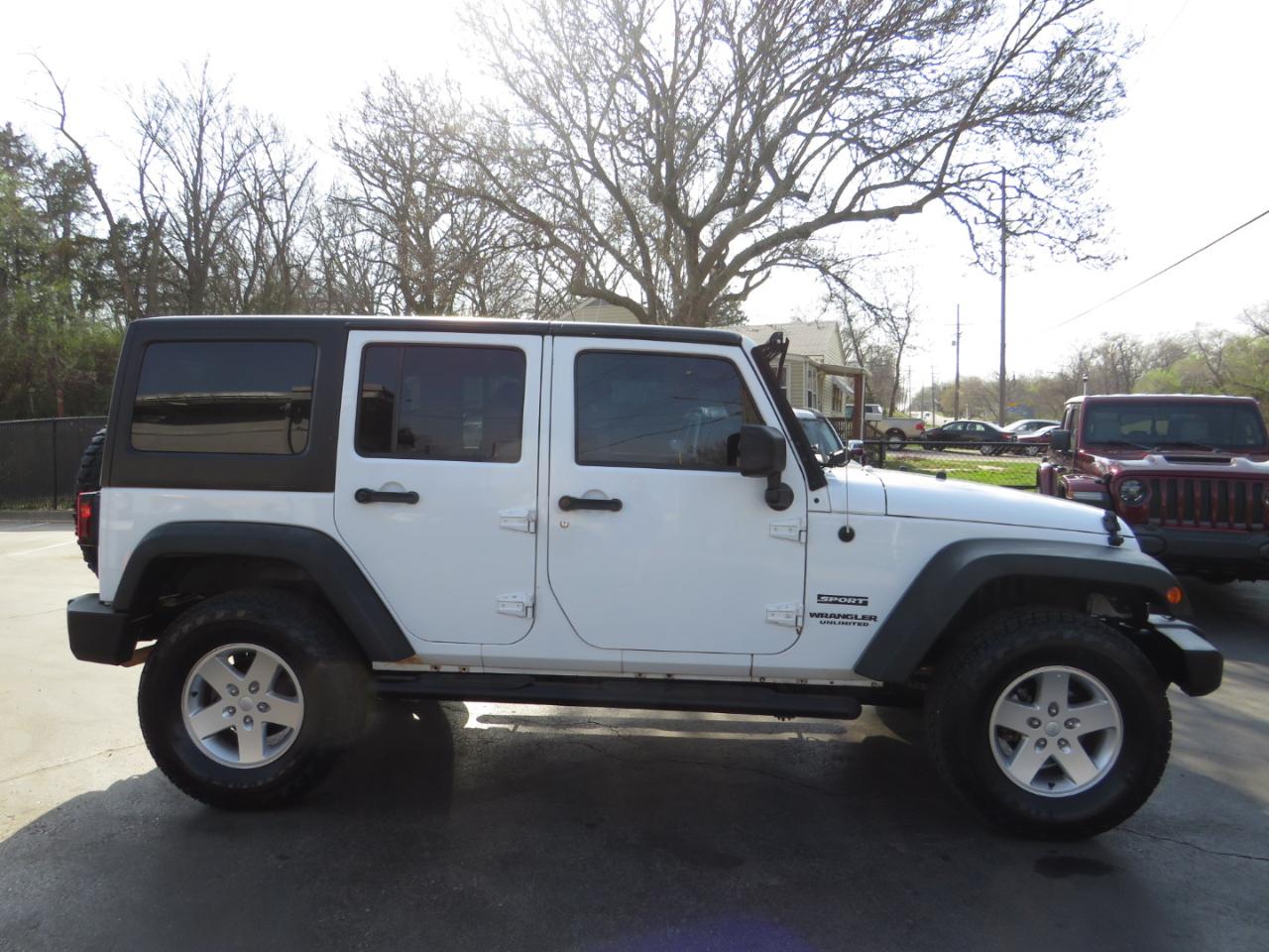 Jeep Wrangler Unlimited 4WD 4dr Sport 2012