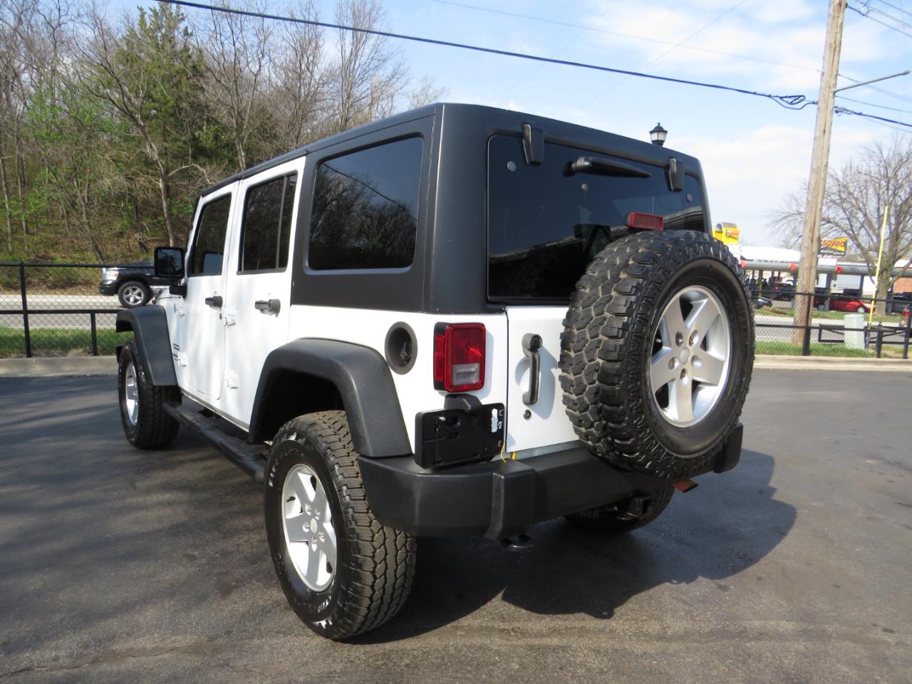 Jeep Wrangler Unlimited 4WD 4dr Sport 2012