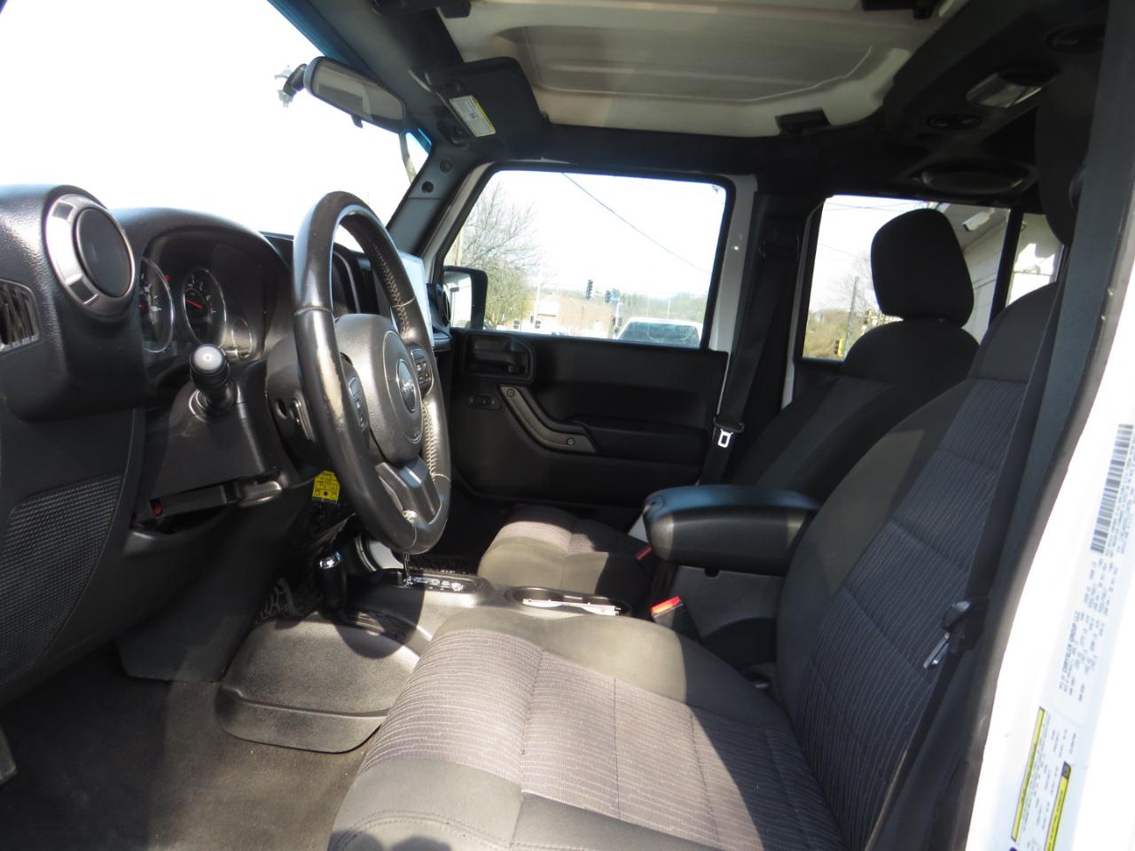 Jeep Wrangler Unlimited 4WD 4dr Sport 2012