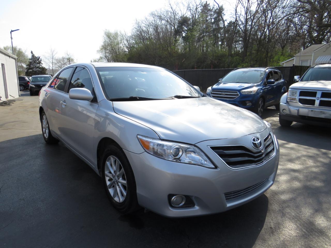 Toyota Camry 4dr Sdn V6 Auto XLE (Natl) 2011