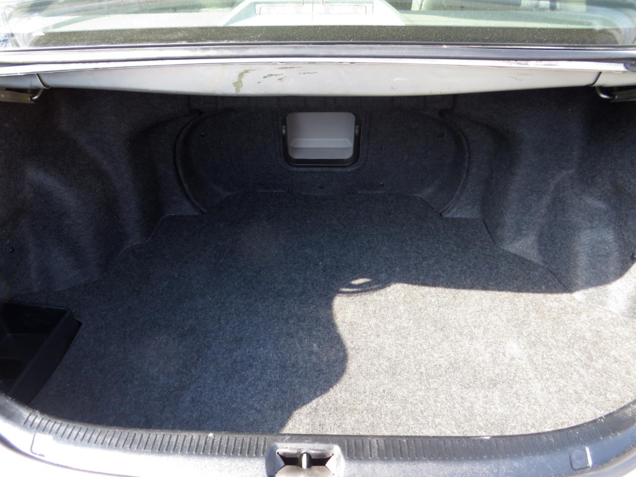 Toyota Camry 4dr Sdn V6 Auto XLE (Natl) 2011