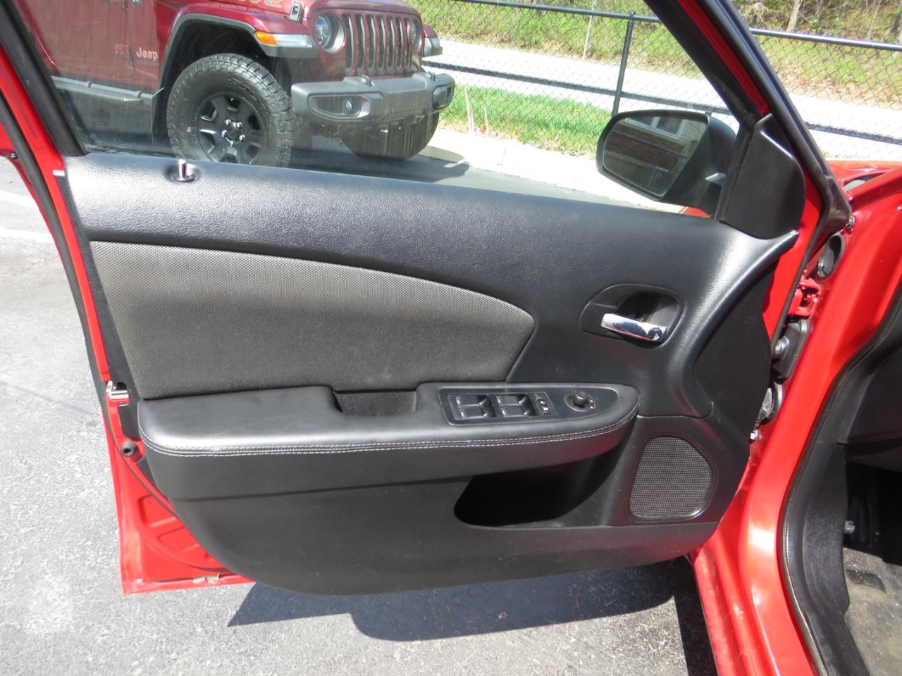 Dodge Avenger 4dr Sdn SE 2013