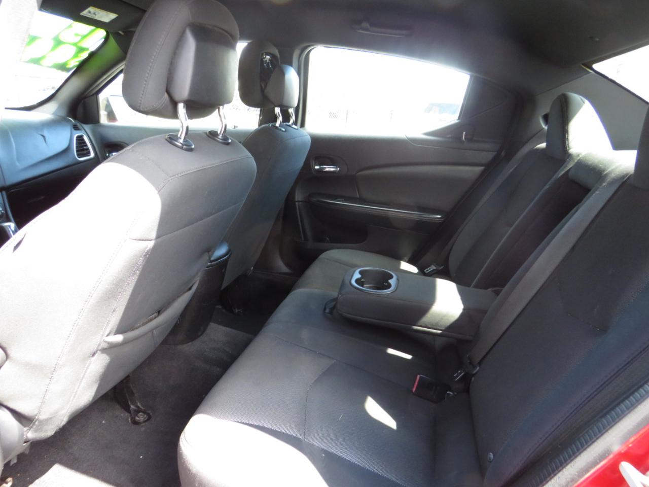 Dodge Avenger 4dr Sdn SE 2013