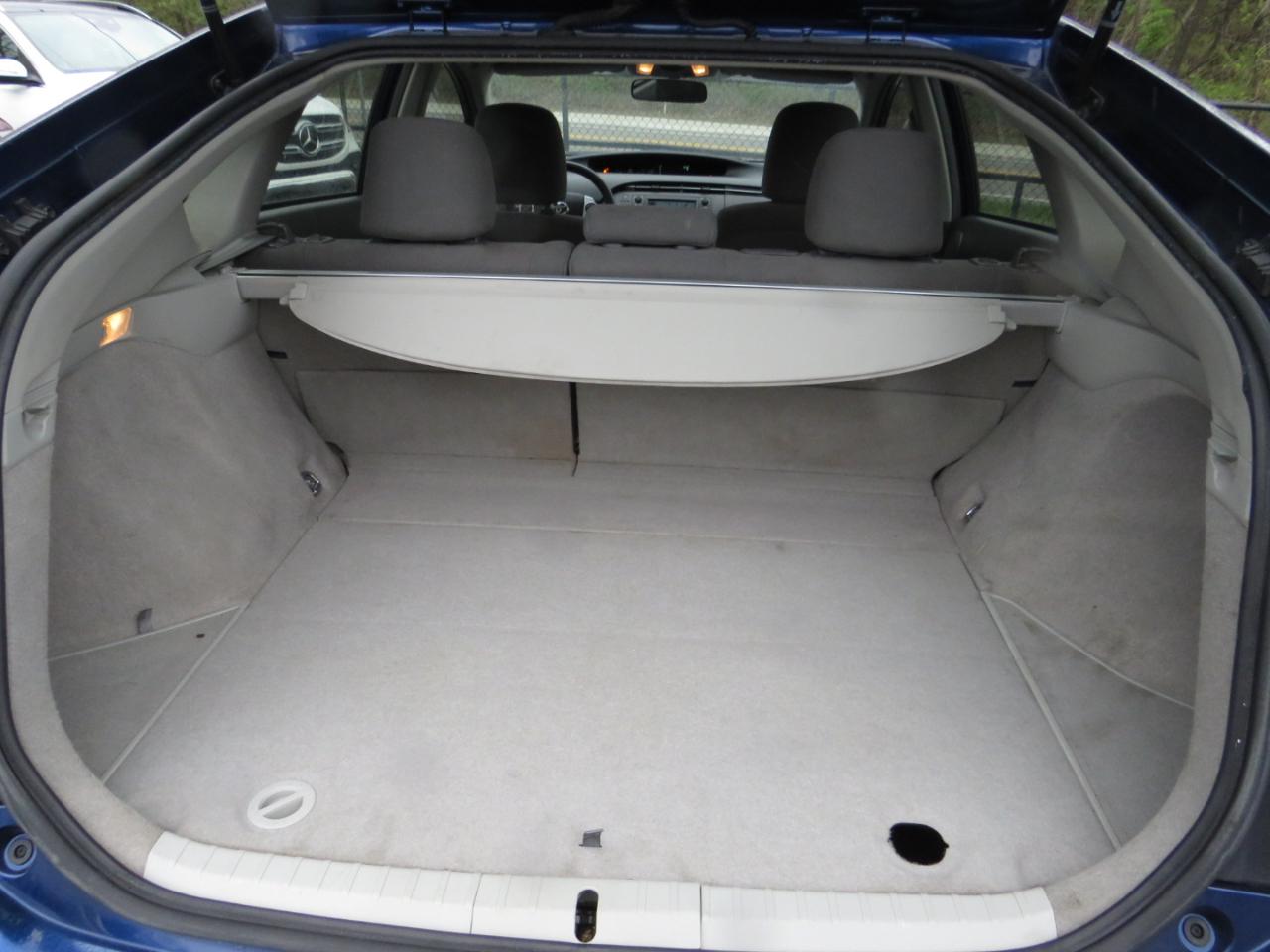 Toyota Prius 5dr HB III (Natl) 2011