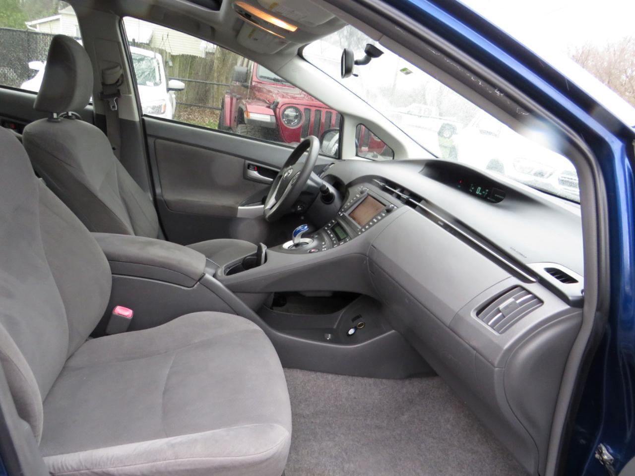 Toyota Prius 5dr HB III (Natl) 2011