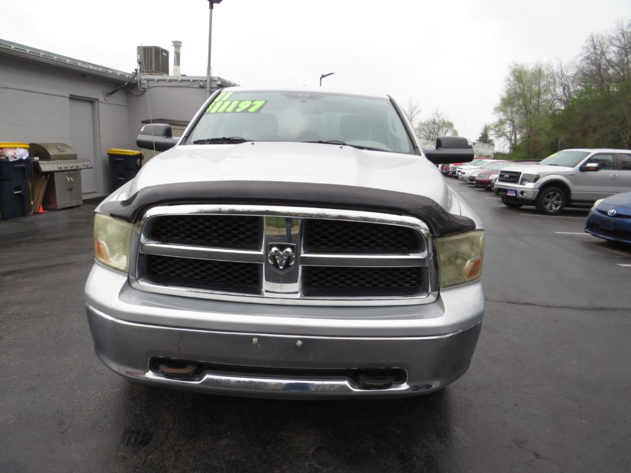 RAM 1500 2WD Crew Cab 140.5" SLT 2012