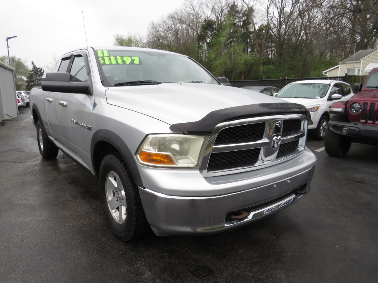 RAM 1500 2WD Crew Cab 140.5" SLT 2012