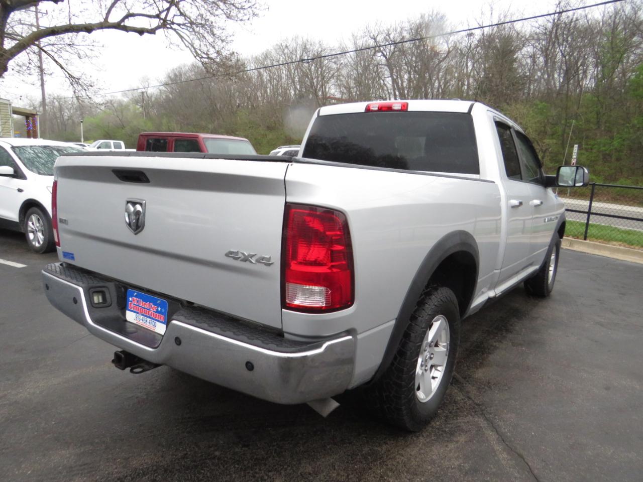 RAM 1500 2WD Crew Cab 140.5" SLT 2012