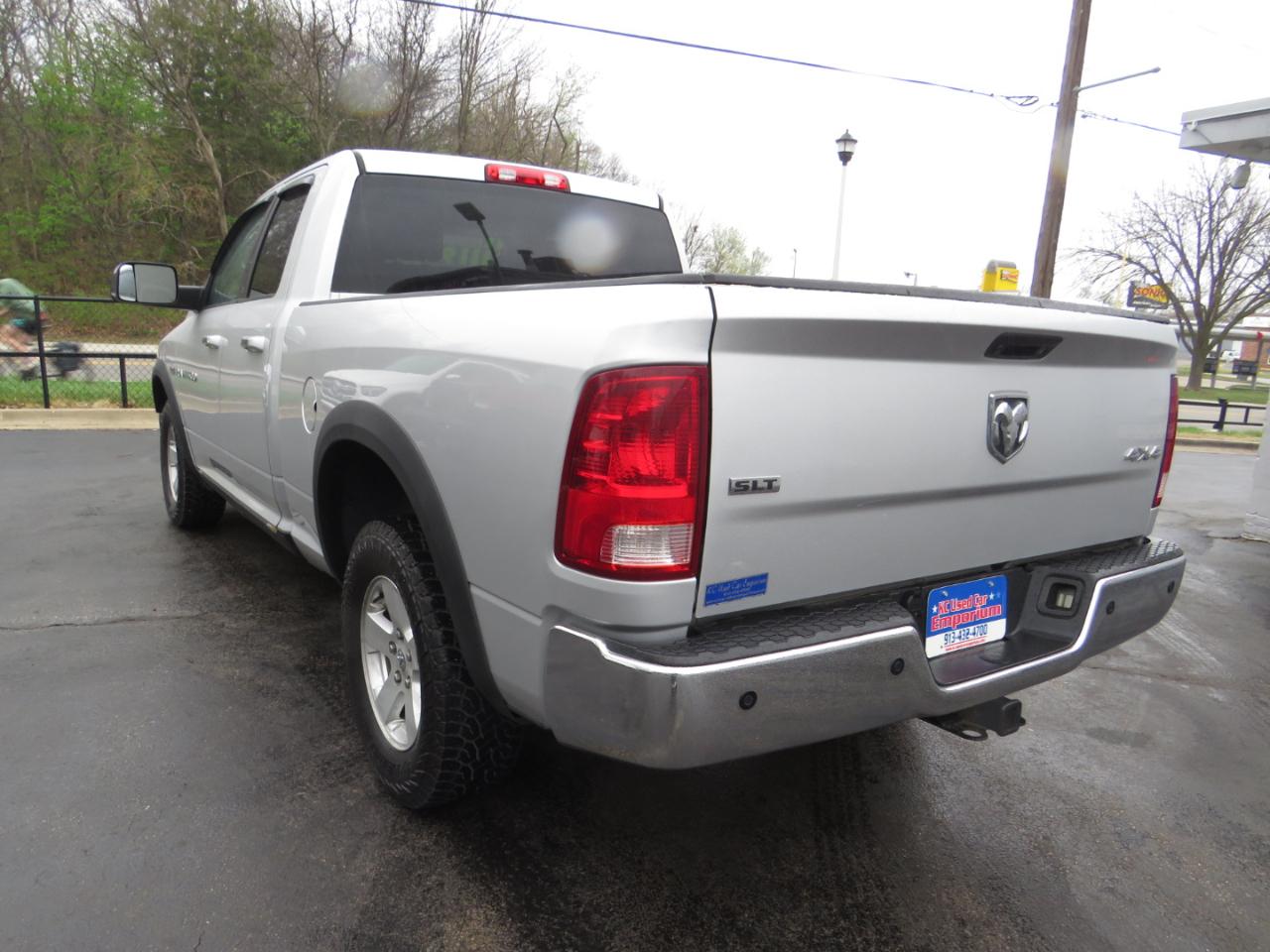 RAM 1500 2WD Crew Cab 140.5" SLT 2012