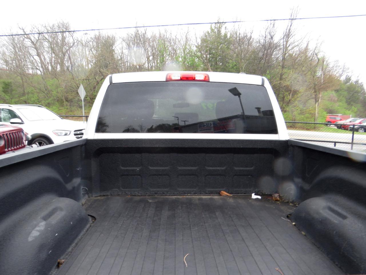 RAM 1500 2WD Crew Cab 140.5" SLT 2012