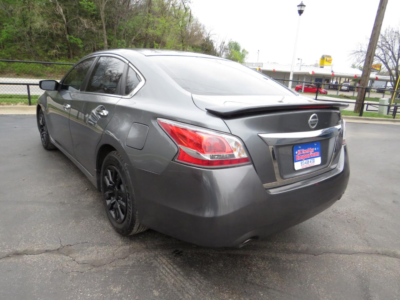 Nissan Altima 4dr Sdn I4 2.5 2014