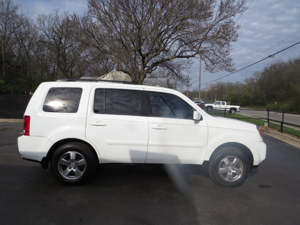 Honda Pilot 2WD 4dr EX-L w/Navi 2011