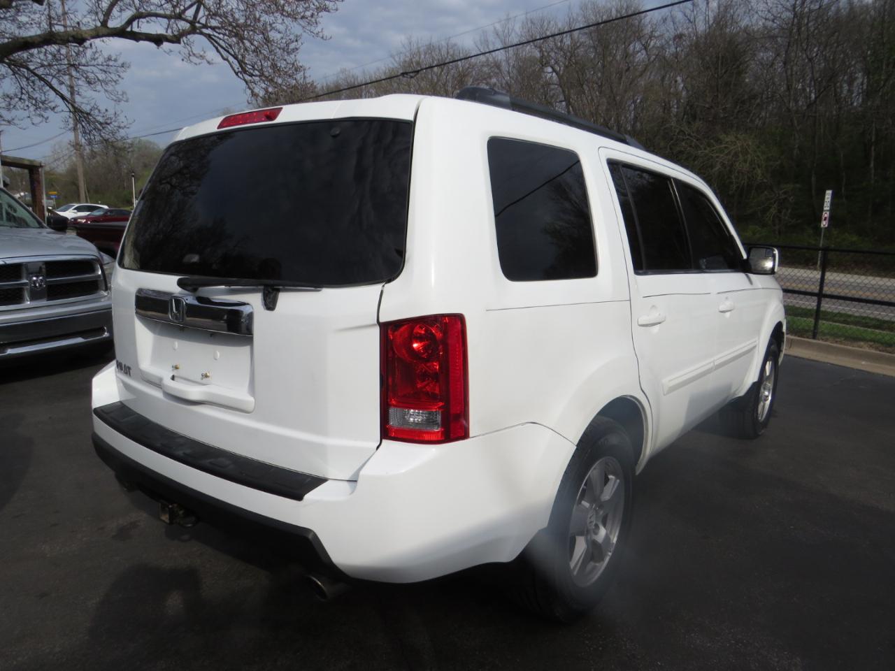 Honda Pilot 2WD 4dr EX-L w/Navi 2011