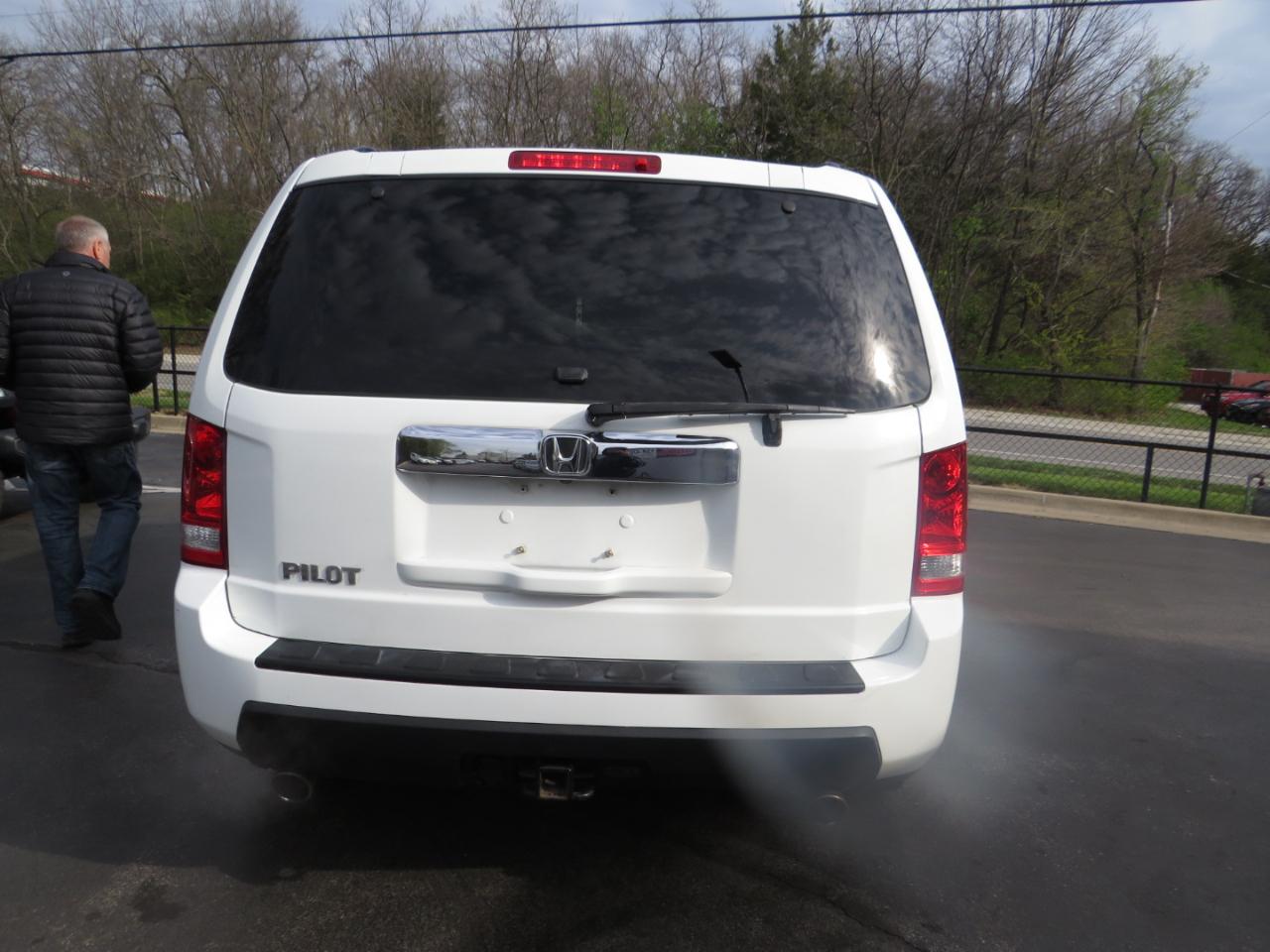 Honda Pilot 2WD 4dr EX-L w/Navi 2011