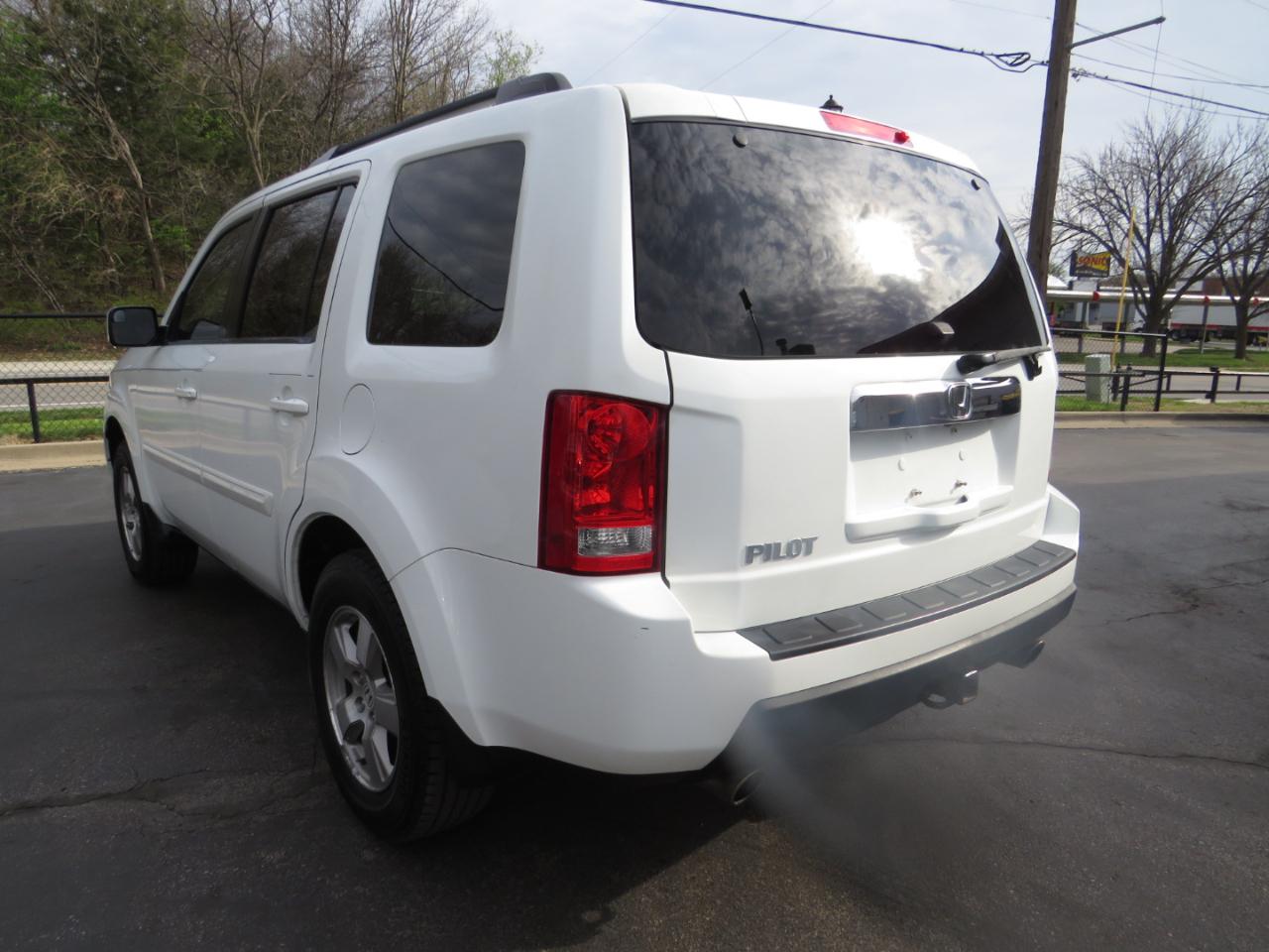 Honda Pilot 2WD 4dr EX-L w/Navi 2011