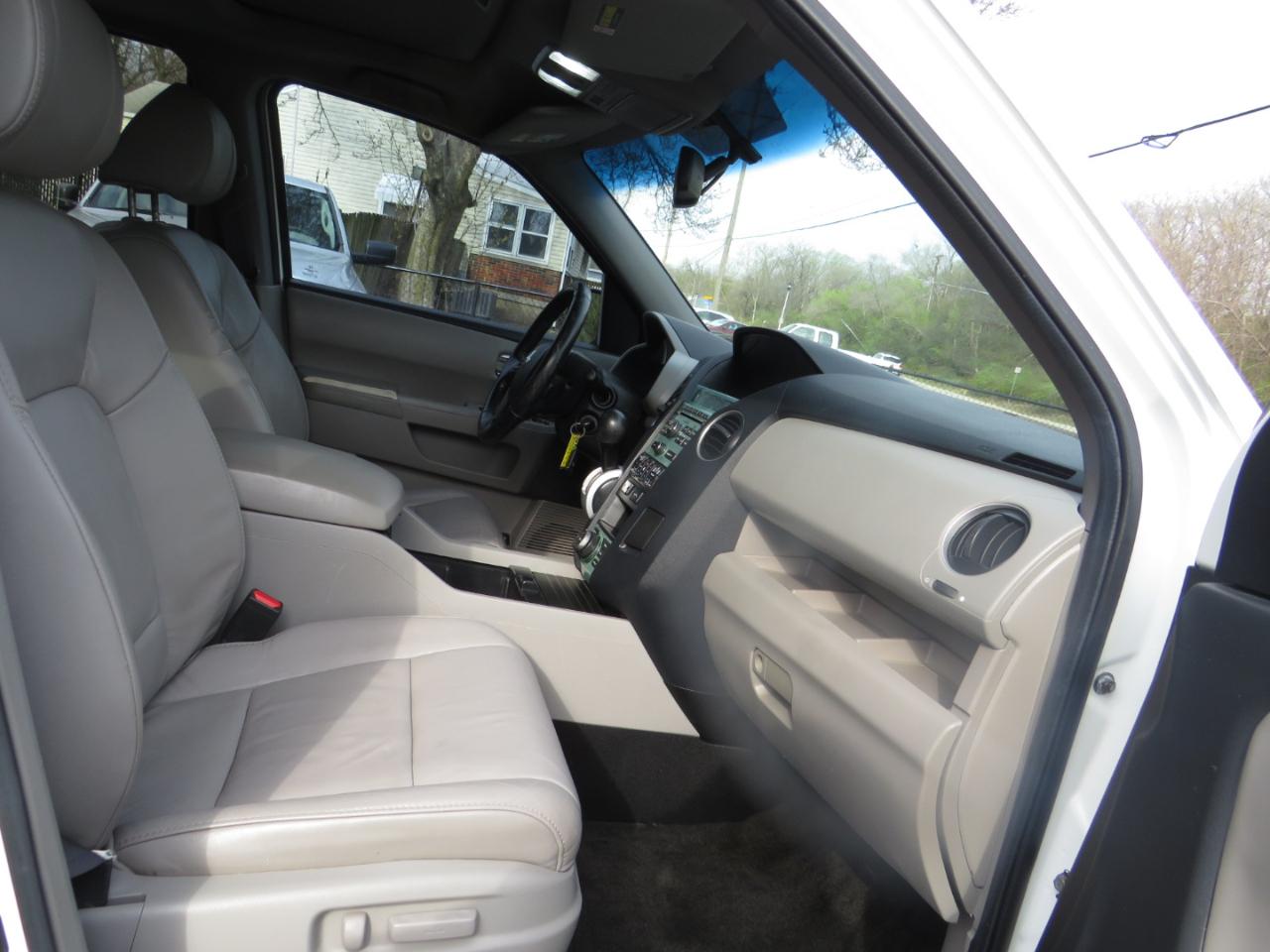 Honda Pilot 2WD 4dr EX-L w/Navi 2011