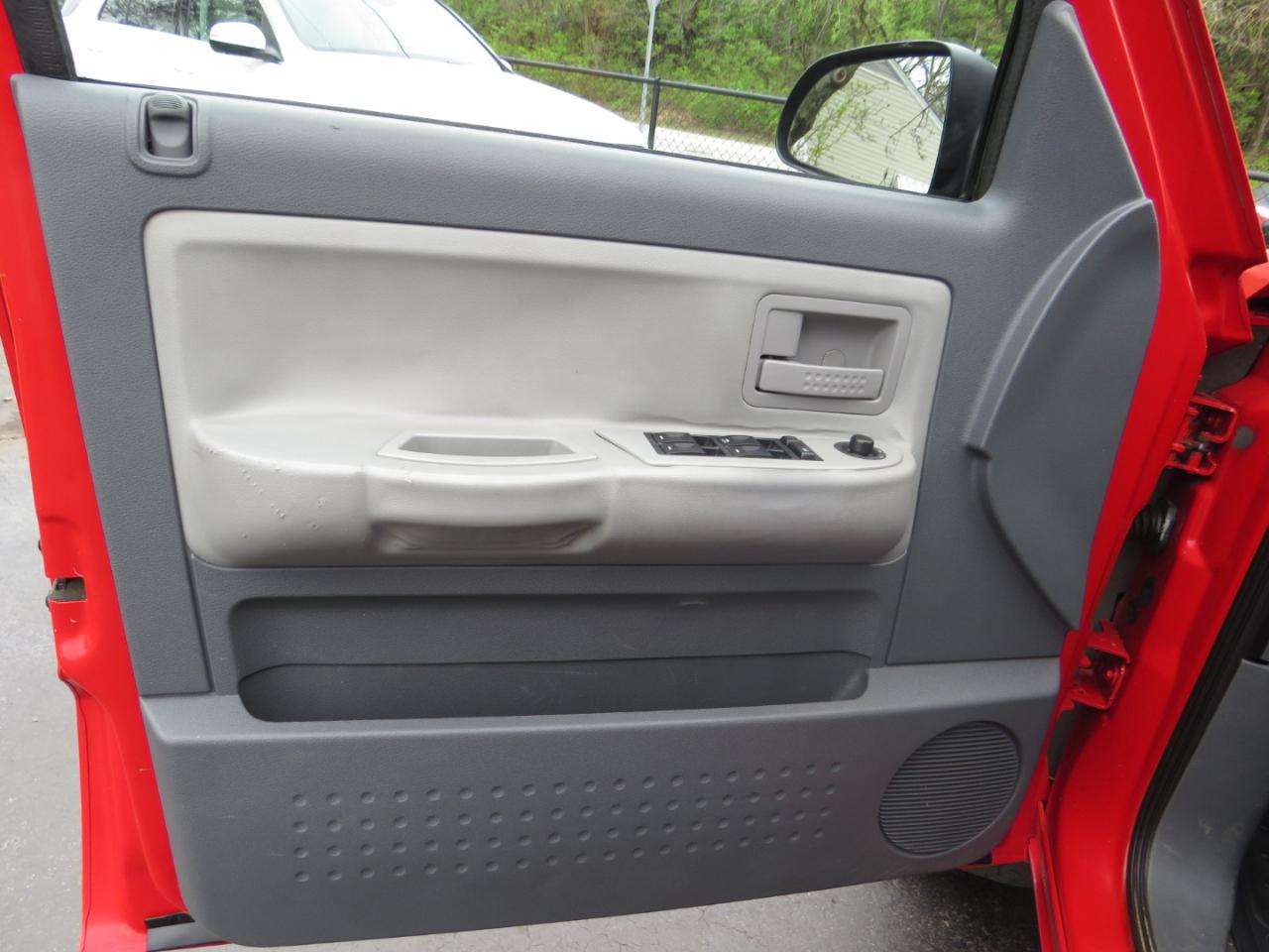 Dodge Dakota 4dr Quad Cab 131 SLT 2006