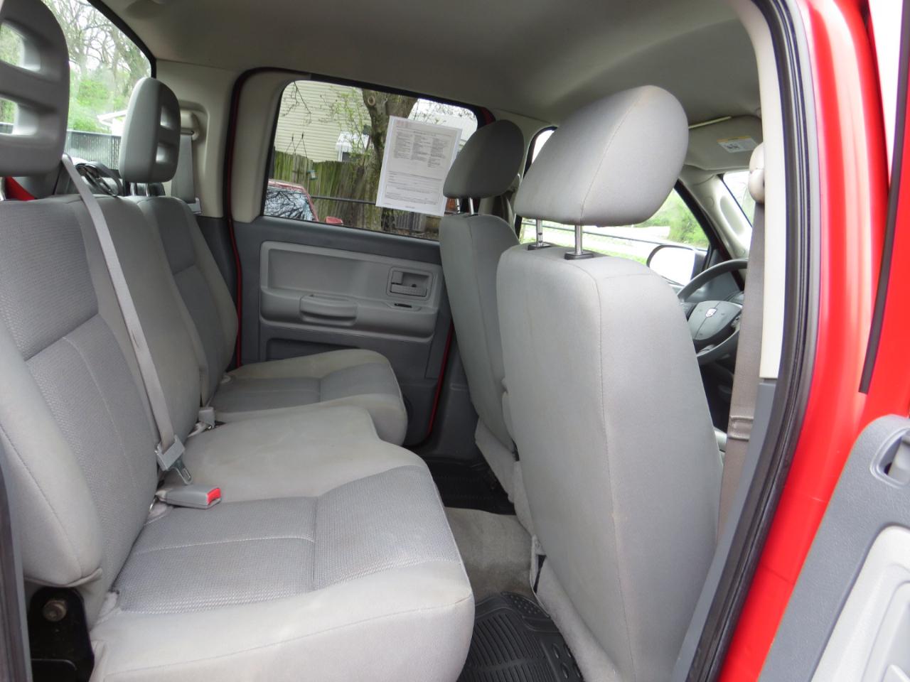 Dodge Dakota 4dr Quad Cab 131 SLT 2006